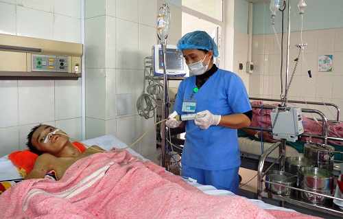 Các y, bác sĩ tận tình với Vô Danh suốt 4 tháng liền. Ảnh: Nguyễn Phúc