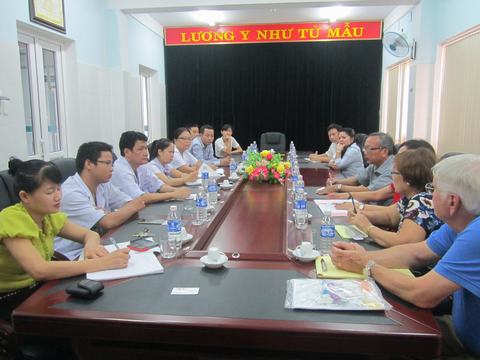 Đại diện Bệnh viện đa khoa tỉnh làm việc với đoàn công tác Tổ chức sáng kiến ung thư toàn cầu