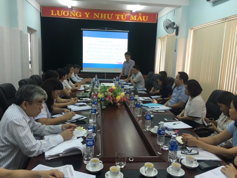 Lanh dao bo y te lam viec voi BVDK tinh