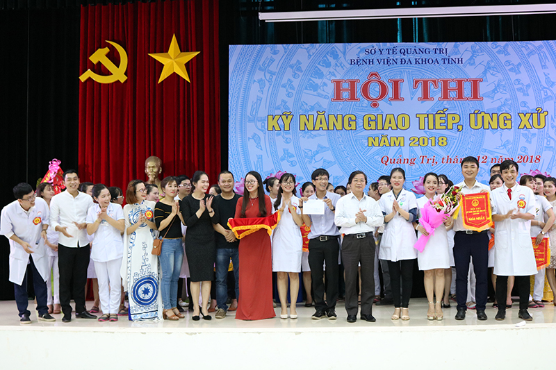 giả nhất cuộc thi thuộc về đội số 4