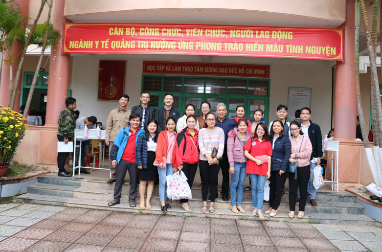 Một số hình ảnh NVYT Bệnh viện tham gia Lễ Hội Xuân Hồng 3