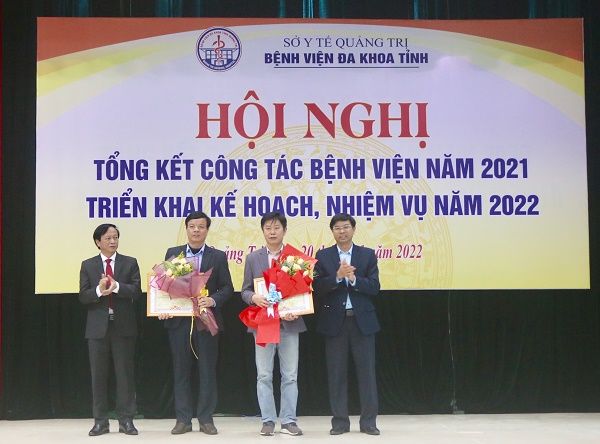 Nhan khen thuong Le Phuong Thao