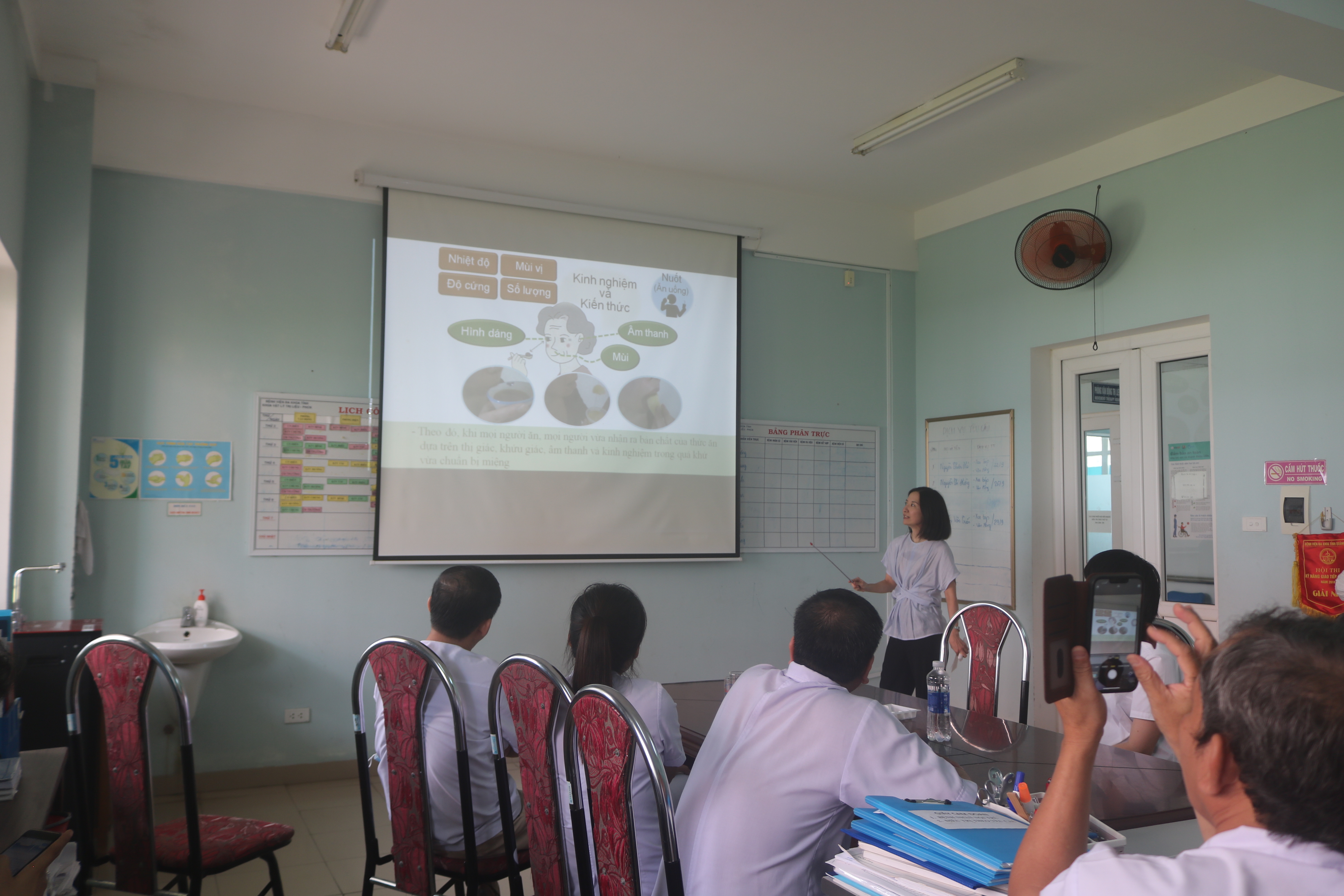   Chuyên gia chia sẻ về hoạt động ngôn ngữ trị liệu tại Nhật Bản